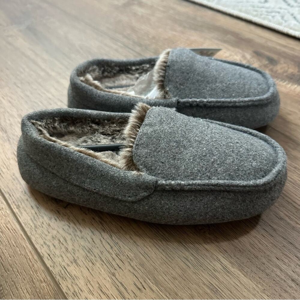 NWT!!‎ Boy’s Cozy Gray Slippers, Cat & Jack, Indoor/Outdoor, Size 13/1 - Picture 3 of 8